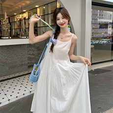 2025年夏季不规则清新甜美文艺/优雅吊带连衣裙大摆裙，女装连衣裙，诺蝶