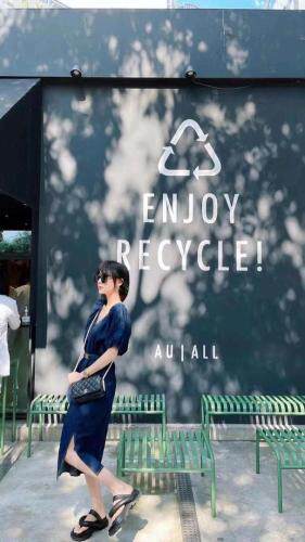 夏季新款牛仔连体裙。两码，女装，8+9