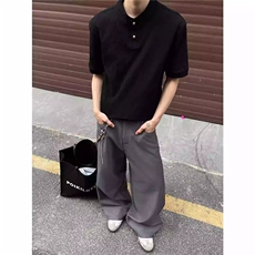 黑色