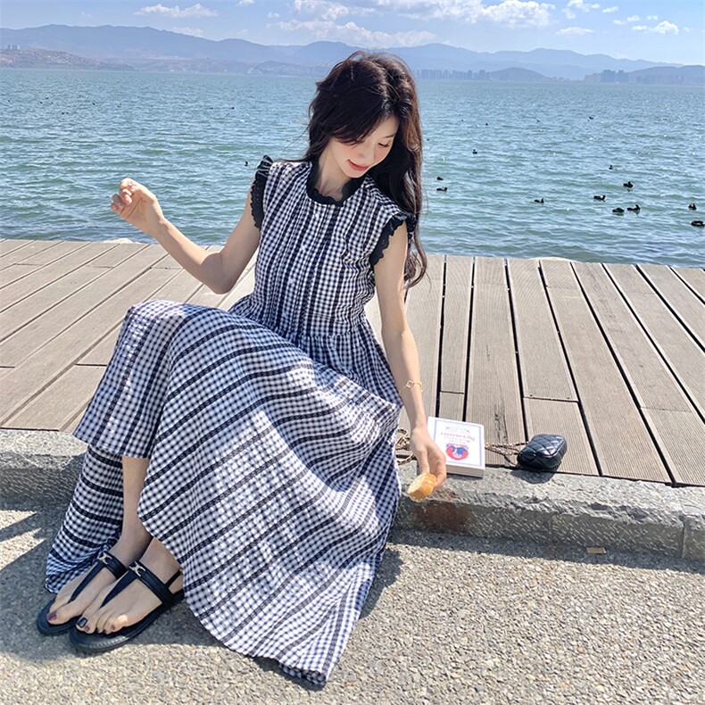 撞色拼接木耳边复古格纹连衣裙女夏2025新款海边度假风过膝长裙子,女装连衣裙,浙宝276（原081）