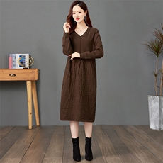 2025秋冬季新款配大衣中长款红色毛衣裙女大码宽松针织羊毛连衣裙，女装羊毛衫，艾米