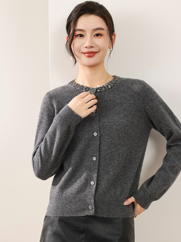 2025年秋季时尚百搭通勤简约休闲重工钉钻开衫,女装羊毛衫,佰旭羊绒