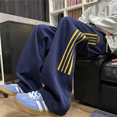 深蓝色