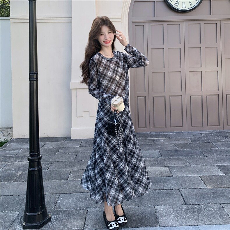 韩系慵懒风黑白格纹套装裙女春2026新款雪纺长袖上衣半身裙两件套，女装套装/套裙，艾米莉亚