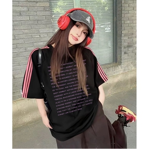抖音得物品质二开240克宽松纯棉美式潮牌印花三条杠中性风短袖T恤图片