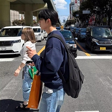 抖音得物高品质二开支持退换26春装美式男宽松曼巴纯色圆领卫衣，男装卫衣，电商A443