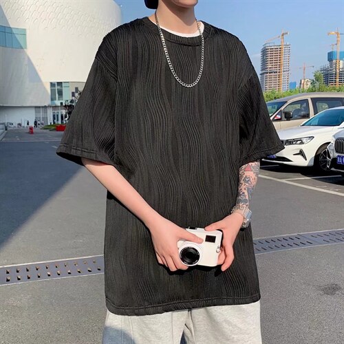 黑色