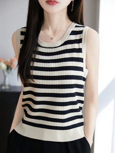 2025新款针织吊带背心女修身条纹圆领百搭显瘦时尚无袖上衣打底，女装T恤，绒泰祥