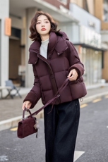 【现货】时尚拼接连帽短款羽绒服女2024冬季新款洋气加厚保暖外套，女装羽绒服，润尚靓点