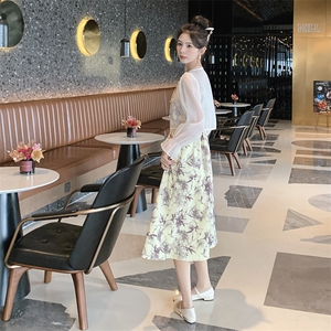春季新款碎花吊带连衣裙套装 优雅显瘦气质女神范图片