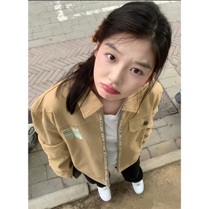 卡其色刺绣短款外套女秋季美式复古设计感正肩运动夹克翻领棒球服图片