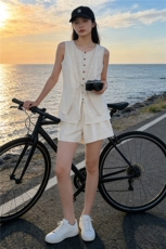 杏色设计感无袖马甲短裤套装女夏款韩版系带假两件上衣短裤两件套，女装套装/套裙，江南