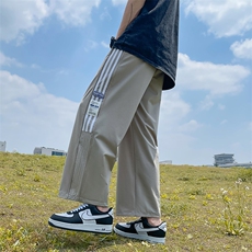 卡其色