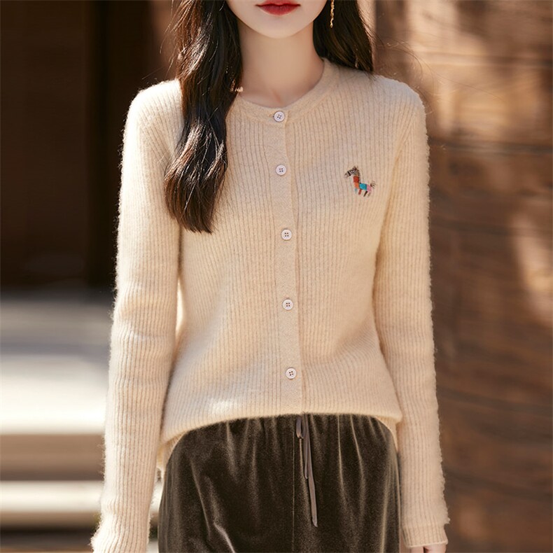 秋冬季羊毛休闲简约时尚百搭小马刺绣条纹羊毛开衫，女装羊毛衫，琳华羊绒