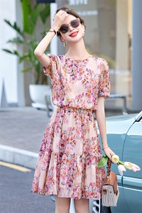 高级感蕾丝拼接印花连衣裙女2025夏新款收腰显瘦洋气减龄气质裙子图片