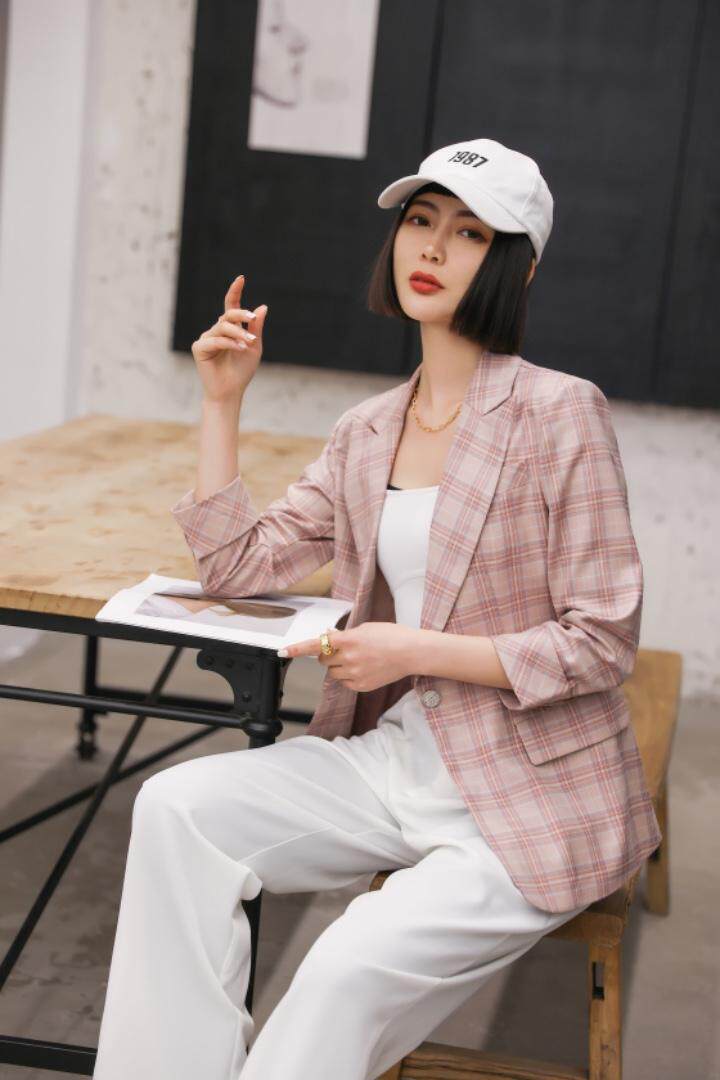现货2021新春瘦身格子西服，女装，锦华秀逸