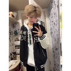 黑色