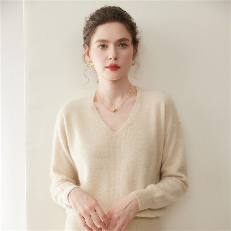 一线成衣V领纯色山羊绒衫女套头毛衣简约针织衫毛衣秋冬新款上衣，女装羊绒衫，澳煜绒