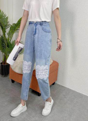 现货：时尚百搭欧版带蕾丝牛仔萝卜裤，女装，金川古韵
