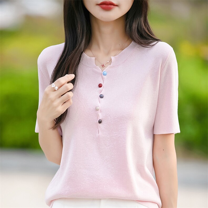 新款夏季时髦减龄气质百搭女士圆领彩扣短袖显瘦,女装T恤,佳绒包芯纱店