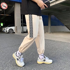 卡其色