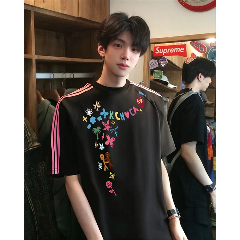 抖音得物品质二开240克宽松纯棉美式潮牌印花三条杠中性风短袖T恤,男装T恤,电商A486