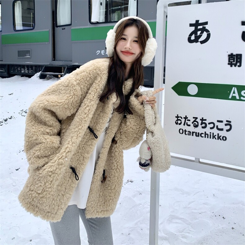 2C217现货皮毛一体羊羔毛外套款号8105P215K328,女装短外套,2C217
