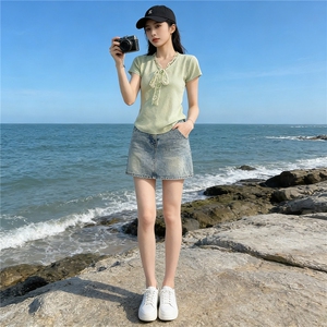 气质温柔风时尚套装裙女夏新款V领蕾丝拼接针织上衣牛仔裙两件套图片