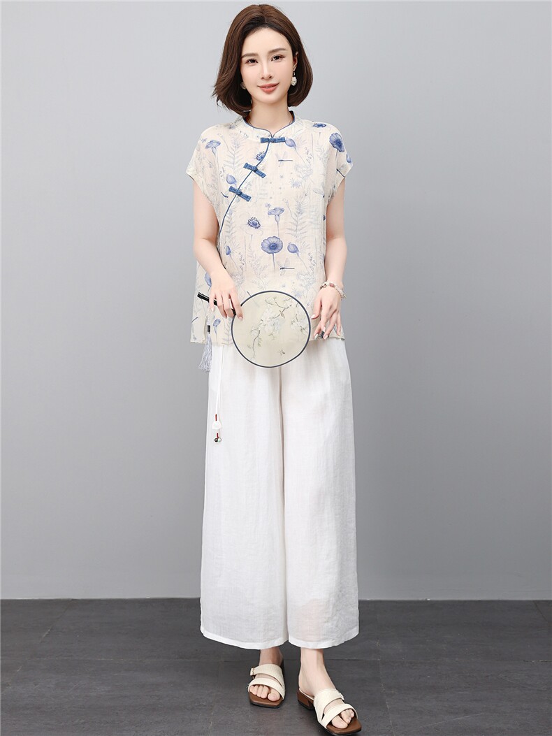 时尚夏季薄款2026新款苎麻大方得体低圆领刺绣优雅范上衣,女装套装/套裙,江忆布依