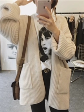 法式复古设计感长袖v领大口袋35%羊绒开衫，女装羊绒衫，以美红杉羊绒