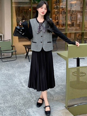 2025年秋季时尚潮流显瘦高级感长袖马甲两件套裙，女装套装/套裙，超帛