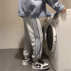 灰色
