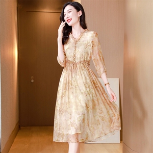 真丝连衣裙2025夏季新款大码女装衣服桑蚕丝高端精致气质碎花裙子图片