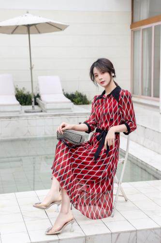 夏季新款韩版雪纺连衣裙，女装连衣裙，裳之恋语