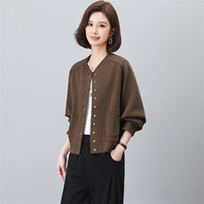 春秋装时尚多扣棒球服开衫卫衣女宽松显瘦上衣短外套中老年妈妈装，女装短外套，璐依舞