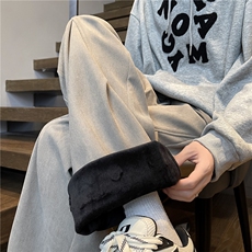 灰绿色