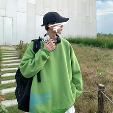 草绿色