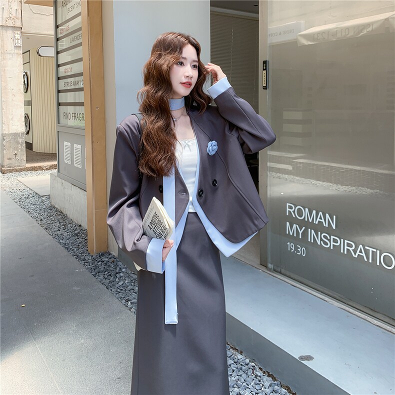 灰色假两件西服套装裙女秋季2025新款一整套穿搭西装半身裙两件套图片