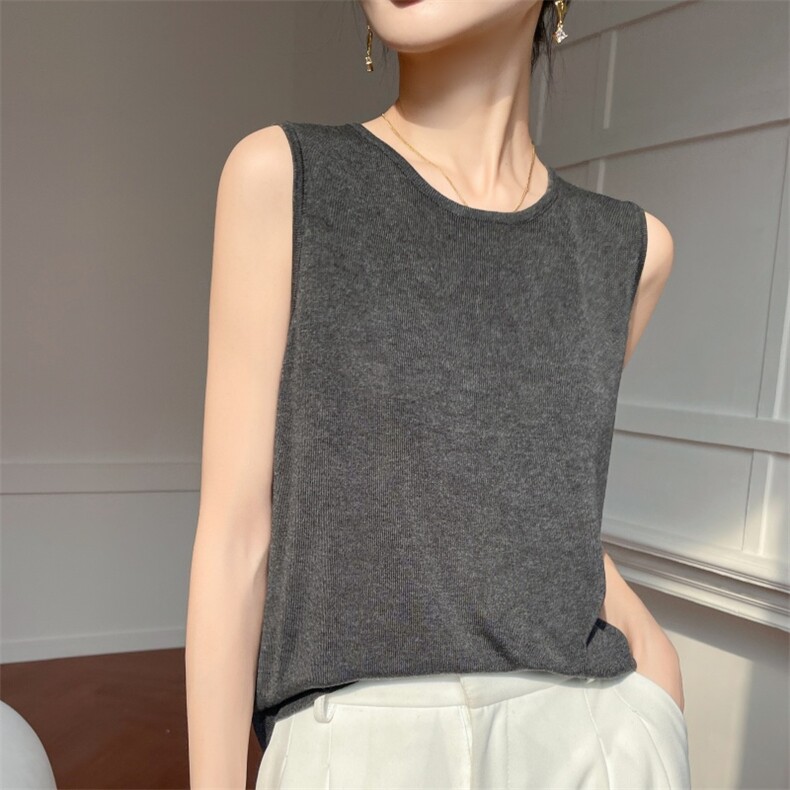 高级灰圆领无袖背心女2025新款冰丝薄款针织爆款上衣外穿内搭吊带，女装T恤，雪真羊绒