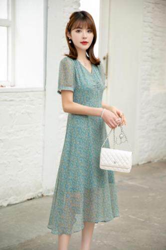 现货供应：雪纺真丝连衣裙M一XXL，女装连衣裙，拉思维加丝