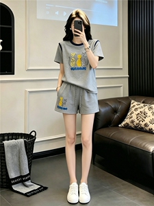 甜美时尚休闲套装女夏季新款显瘦圆领印花刺绣上衣阔腿短裤两件套图片