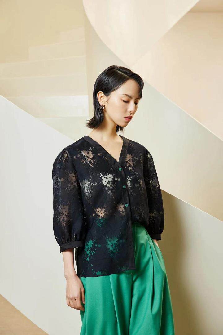 【热发】春季新品提花泡泡v领小衫，其它，Designer concept