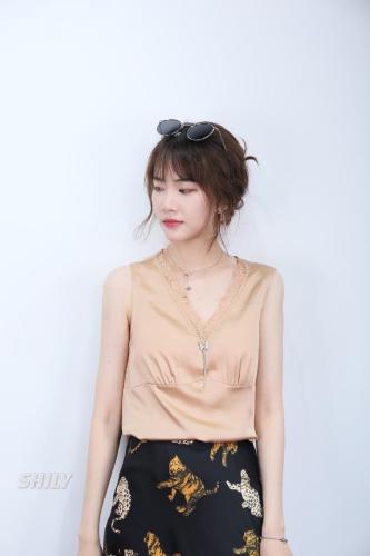 夏装
大量现货
欢迎新老客户前来采购,女装,从缘