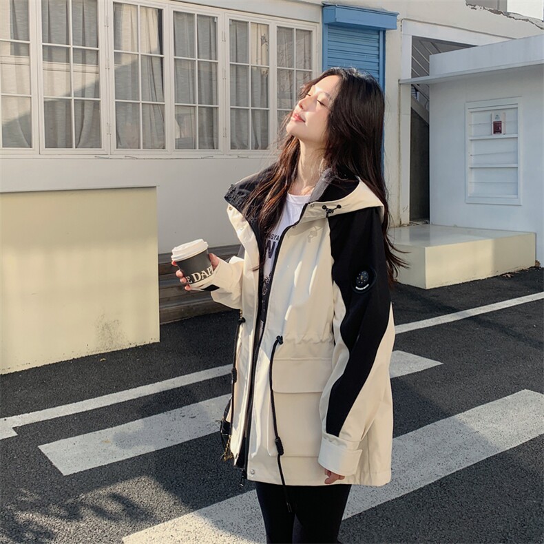 米白色拼接连帽工装冲锋衣外套女秋季2025新款宽松休闲撞色派克服,女装风衣,多米2-075