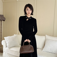 风立领植绒小衫女2025秋冬新款高端修身打底衫钉珠金丝绒上衣，女装卫衣/绒衫，2C091