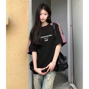 抖音得物品质二开240克宽松纯棉美式潮牌印花三条杠中性风短袖T恤图片