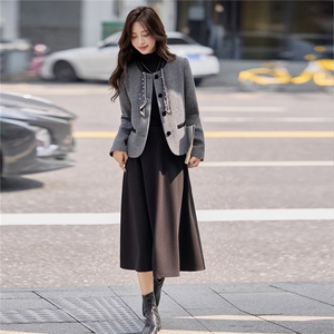 小香风名媛毛呢外套女2025秋冬新款独特设计丝巾系带减龄气质上衣图片