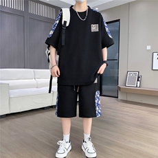 黑色