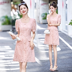 粉色小香风蕾丝连衣裙女2024夏季新款小个子方领甜美气质收腰短裙，女装连衣裙，布芭啦