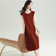 2025秋冬百搭时尚简约圆领无袖连衣裙，女装连衣裙，雅之冉羊绒